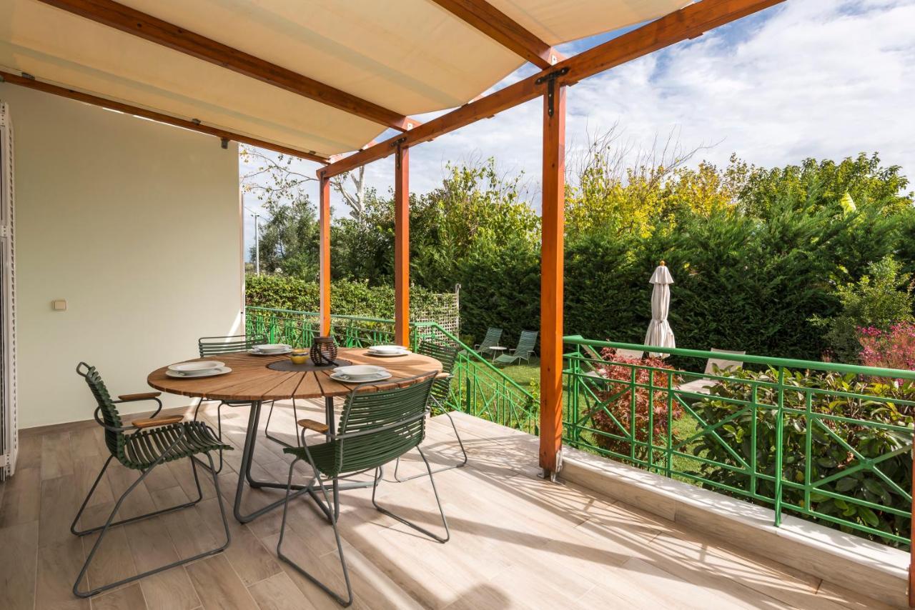 Estia Coastal Dream - Lush & Enchanting Garden Gem Apartment